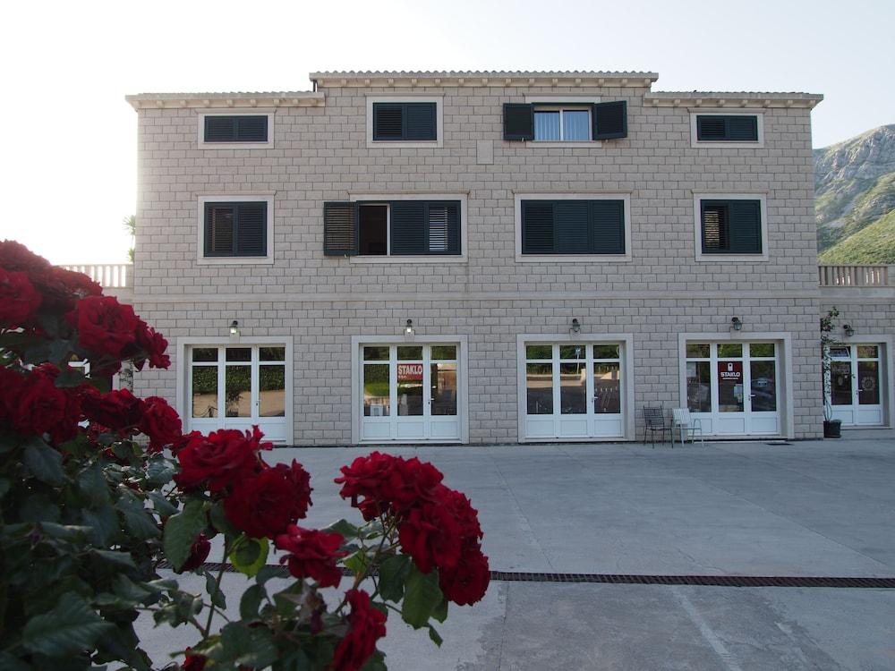 Apartments Dubelj Komolac Exterior foto